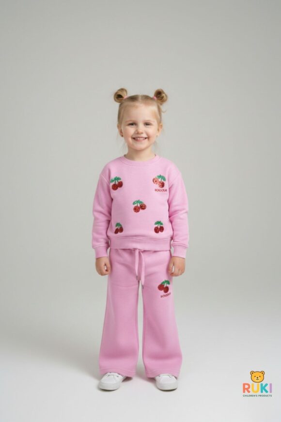 Ruki Çocuk Kız Çocuk Pullu Kiraz Applikeli Pembe Bisiklet Yaka Sweatshirt ve Geniş Paça Eşofman Takımı
